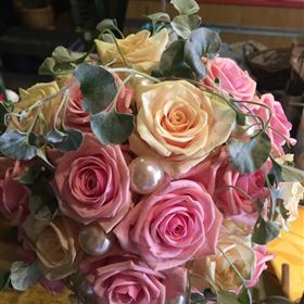 Blumen & Dekorationsartikel Anita Bader