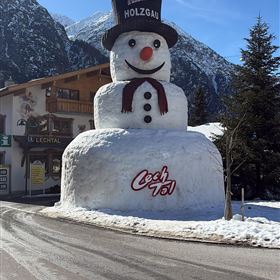 Schneemann Holzgau
