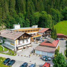 Schnitz- und Bildhauerschule Geisler-Moroder