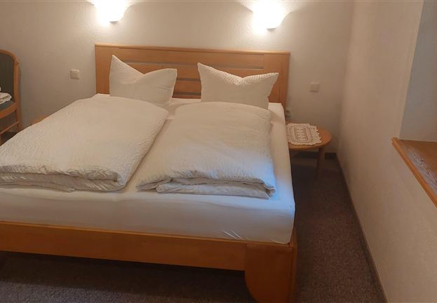 Double room, shower, toilet, quiet