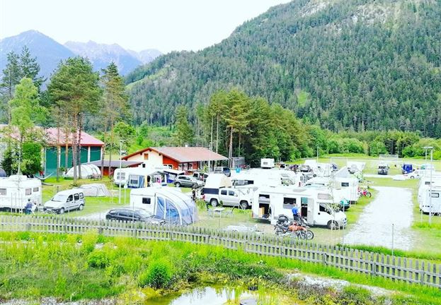 Camp site, shared shower/shared toilet, quiet