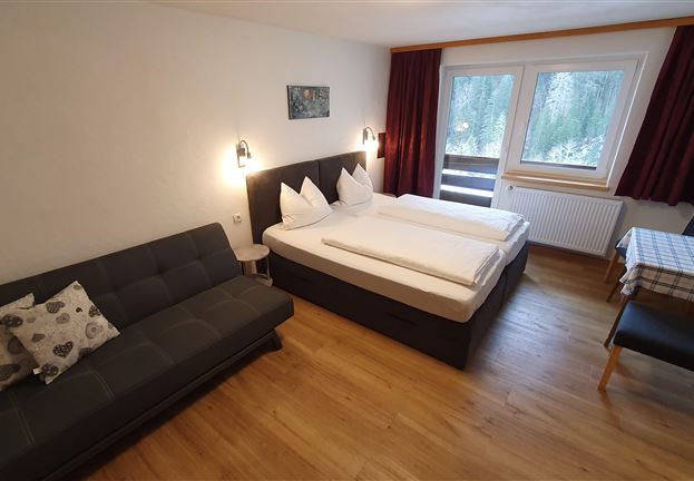 Doppelzimmer, Dusche oder Bad, WC, Balkon