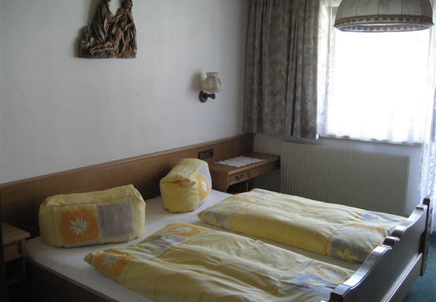 Double room, shower, toilet, south