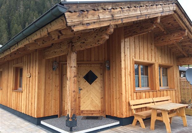Hut, separate toilet and shower/bathtub, ground floor