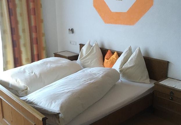 Double room, shower, toilet, balcony