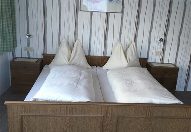 Double room, shower, toilet, balcony